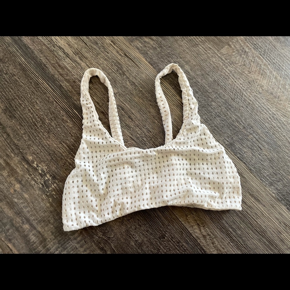 Acacia Kanaio Mesh Top. Size Large.
